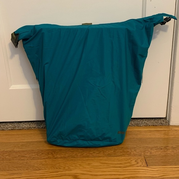 NWOT Away Teal Packable Bucket Bag/Backpack lightweight travel - Picture 9 of 9